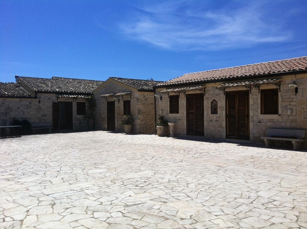 הוילה Pietre Nere San Zagaria Oasi Di Cava Ispica מראה חיצוני תמונה